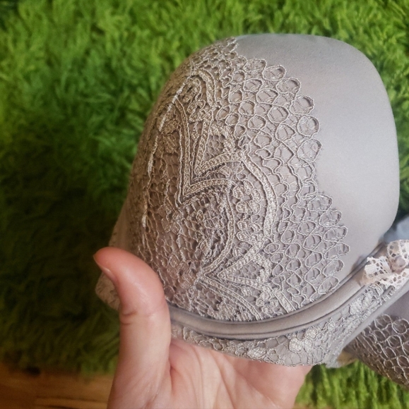 Victoria's secret body demi bra 32DDD like new! - Picture 3 of 7